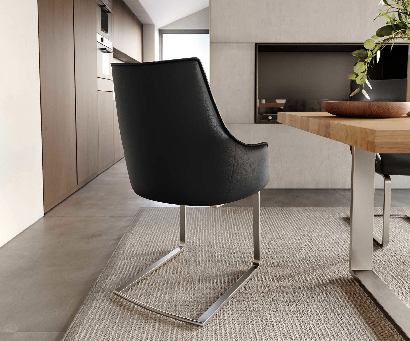 Cantilever Alja-Flex avec accoudoirs cuir de vache noir pied cantilever plat acier inoxydable brossé ressorts ensachés 4 Cantilever Alja-Flex avec accoudoirs cuir de vache noir pied cantilever plat acier inoxydable brossé ressorts ensachés 4