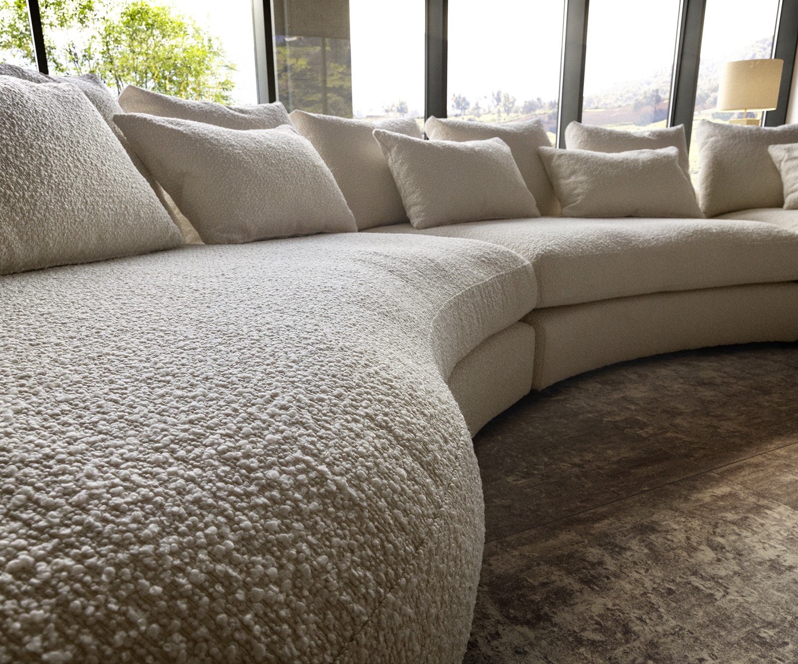 canapé panoramique Estrea tissu bouclé crème-blanc 500x250 cm  4