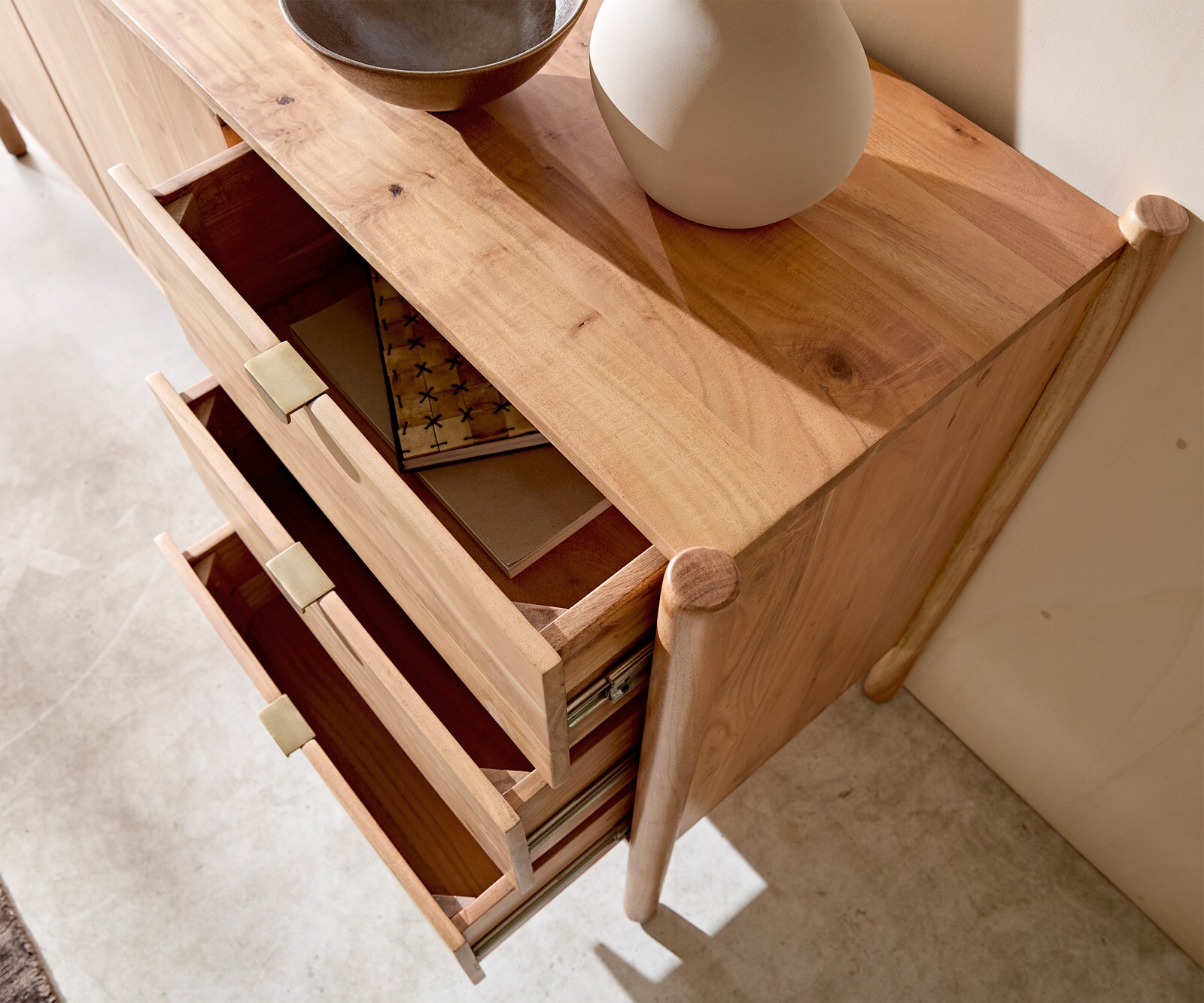 Buffet Caius 175 cm Acacia Aura 2 portes 3 tiroirs 5 Buffet Caius 175 cm Acacia Aura 2 portes 3 tiroirs 5