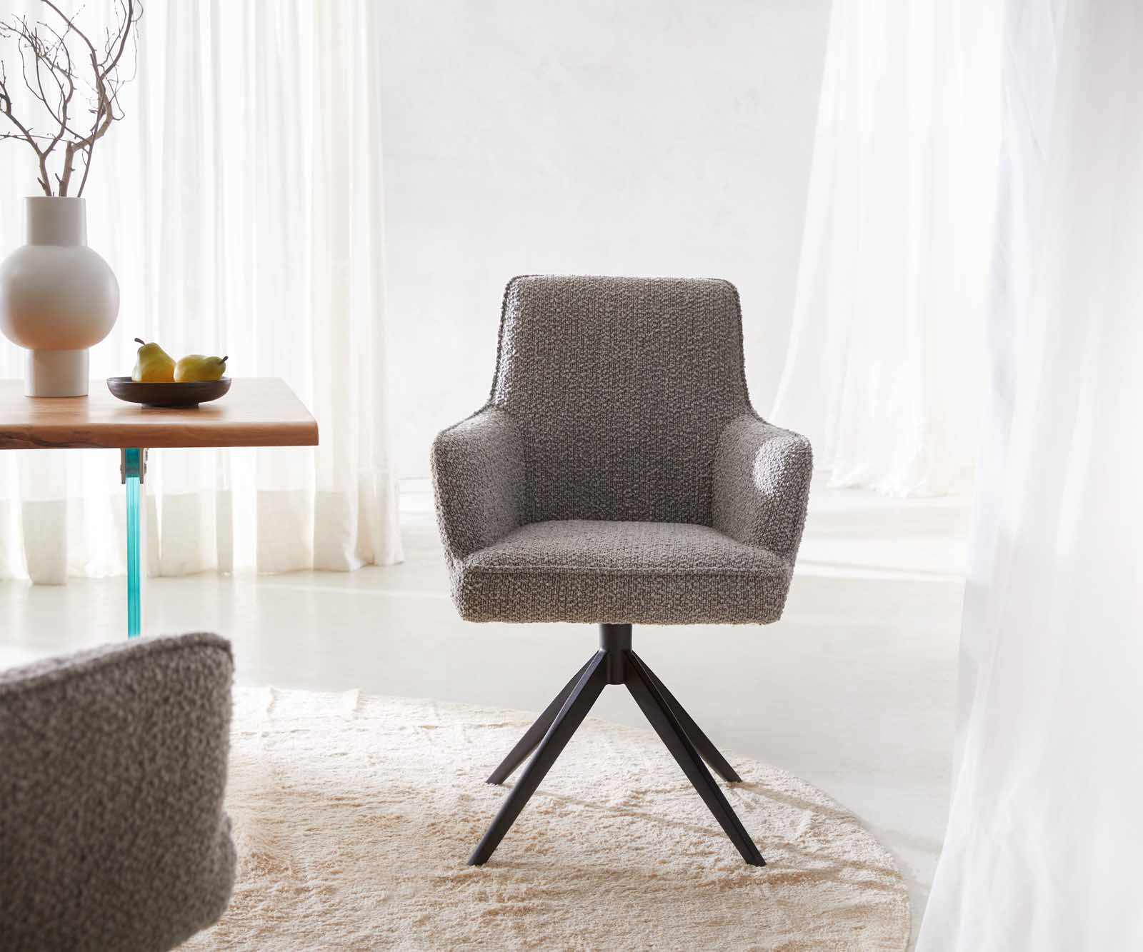 Chaise-pivotante Heira-Flex avec accoudoirs bouclé gris argenté pied croisé large noir pivotement sur 360° ressorts ensachés 1 Chaise-pivotante Heira-Flex avec accoudoirs bouclé gris argenté pied croisé large noir pivotement sur 360° ressorts ensachés 1