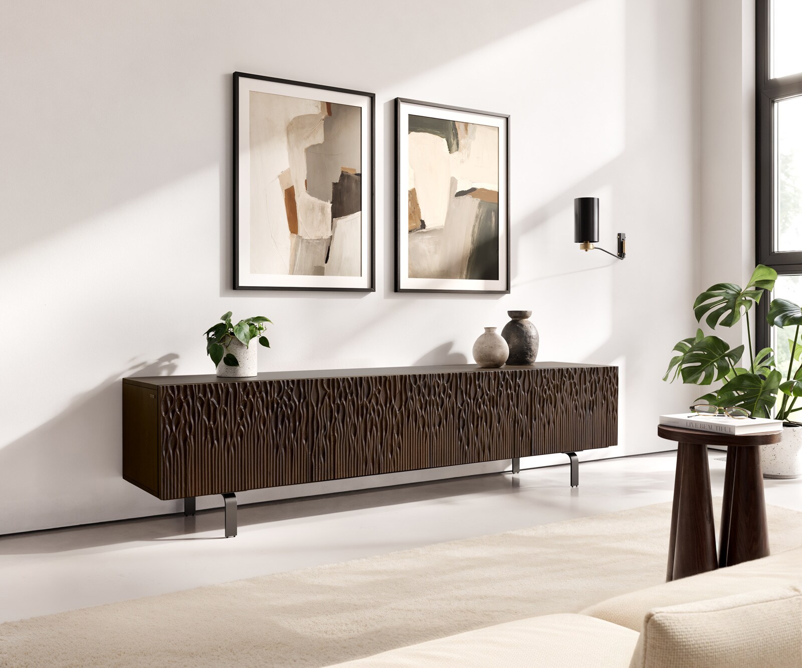 Meuble-TV Follia 200 cm, brun mangue, 4 portes, pieds en L, métal noir