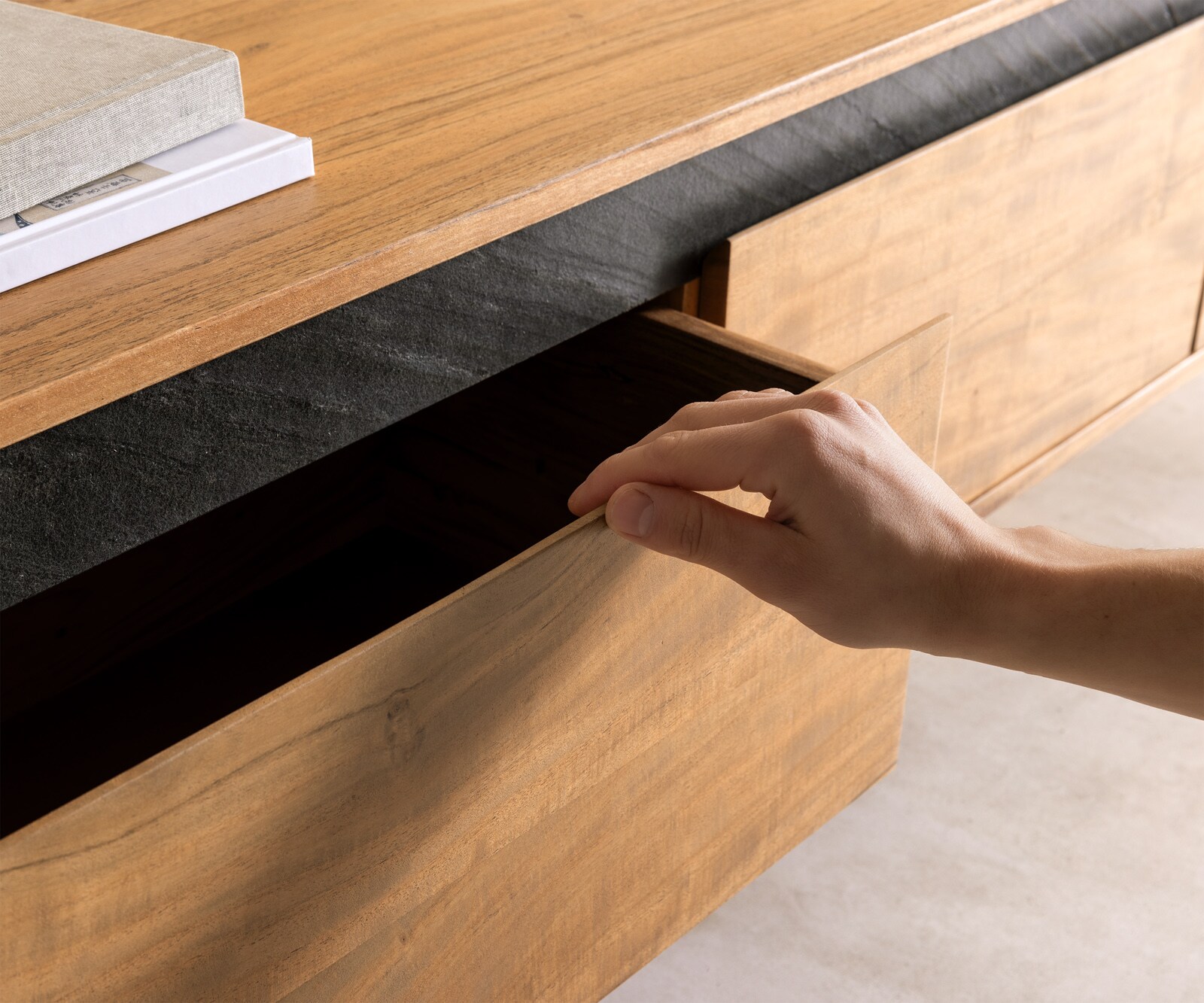 Meuble-TV Stonegrace 200 cm acacia nature 4 tiroirs 4