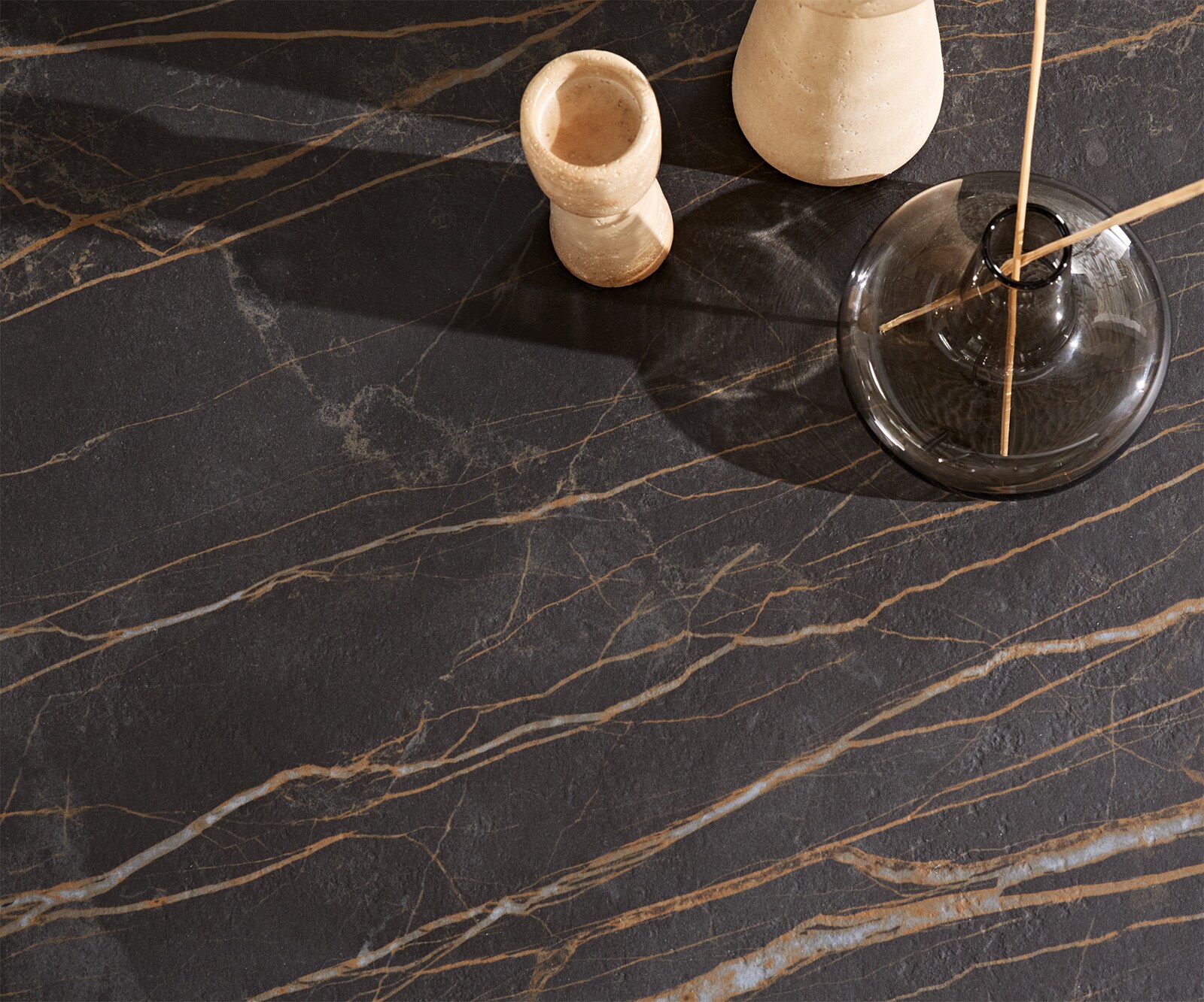 Table-basse Skafi 100x40 cm Céramique Laminam® Noir Désir Marron Métallique Argenté 5