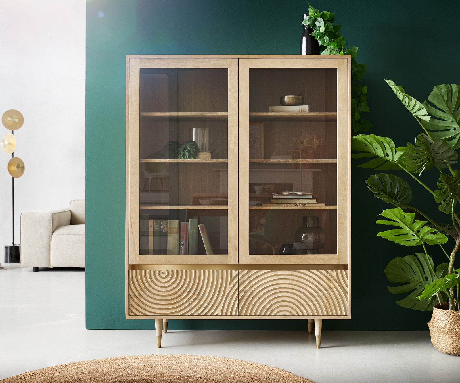 Vitrine Budaya 115x135 cm Manguier naturel 4 portes Pieds coniques 1 Vitrine Budaya 115x135 cm Manguier naturel 4 portes Pieds coniques 1