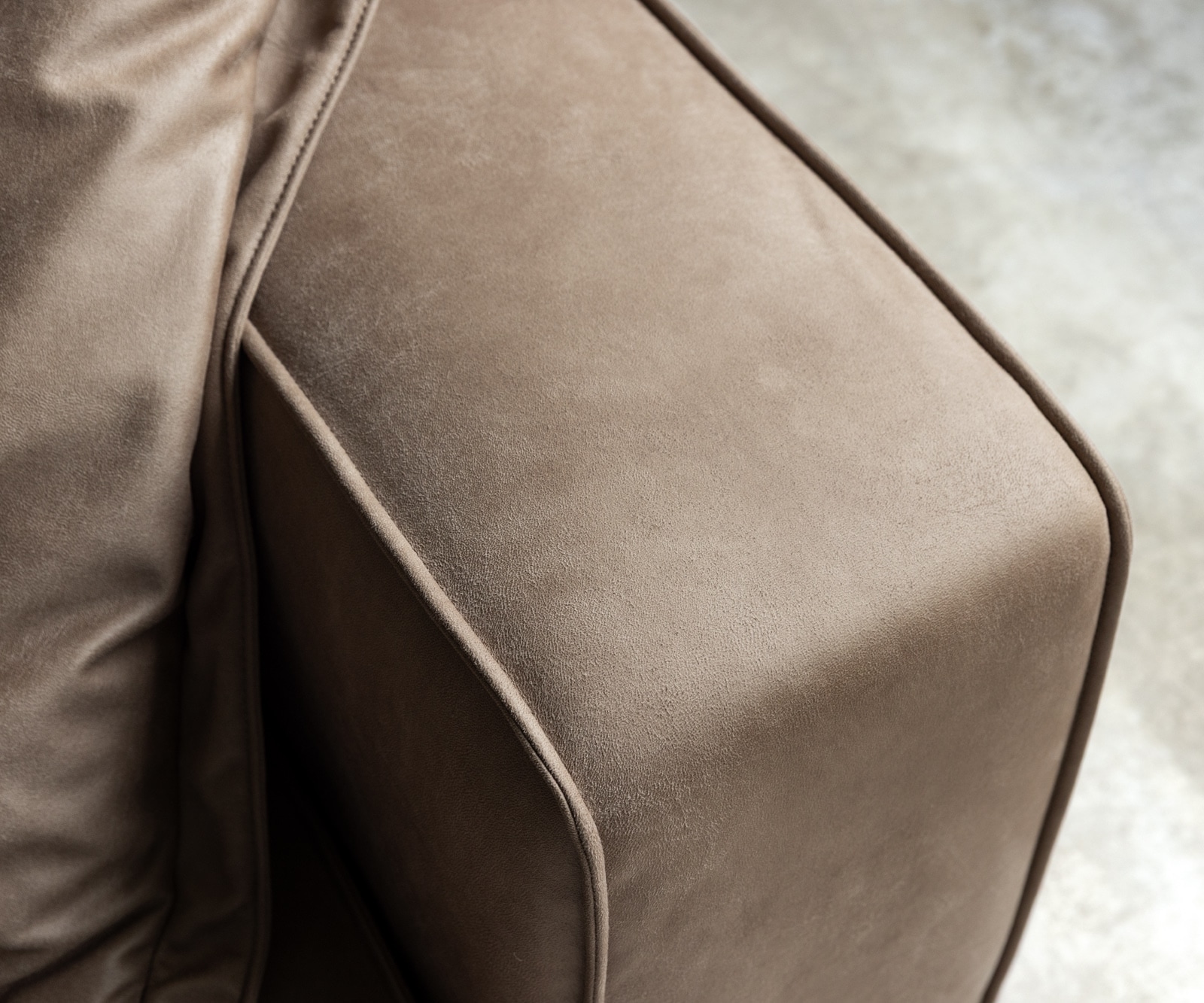 Canapé Snoosh 400x150 cm microfibre taupe vintage avec méridienne à gauche 5 Canapé Snoosh 400x150 cm microfibre taupe vintage avec méridienne à gauche 5