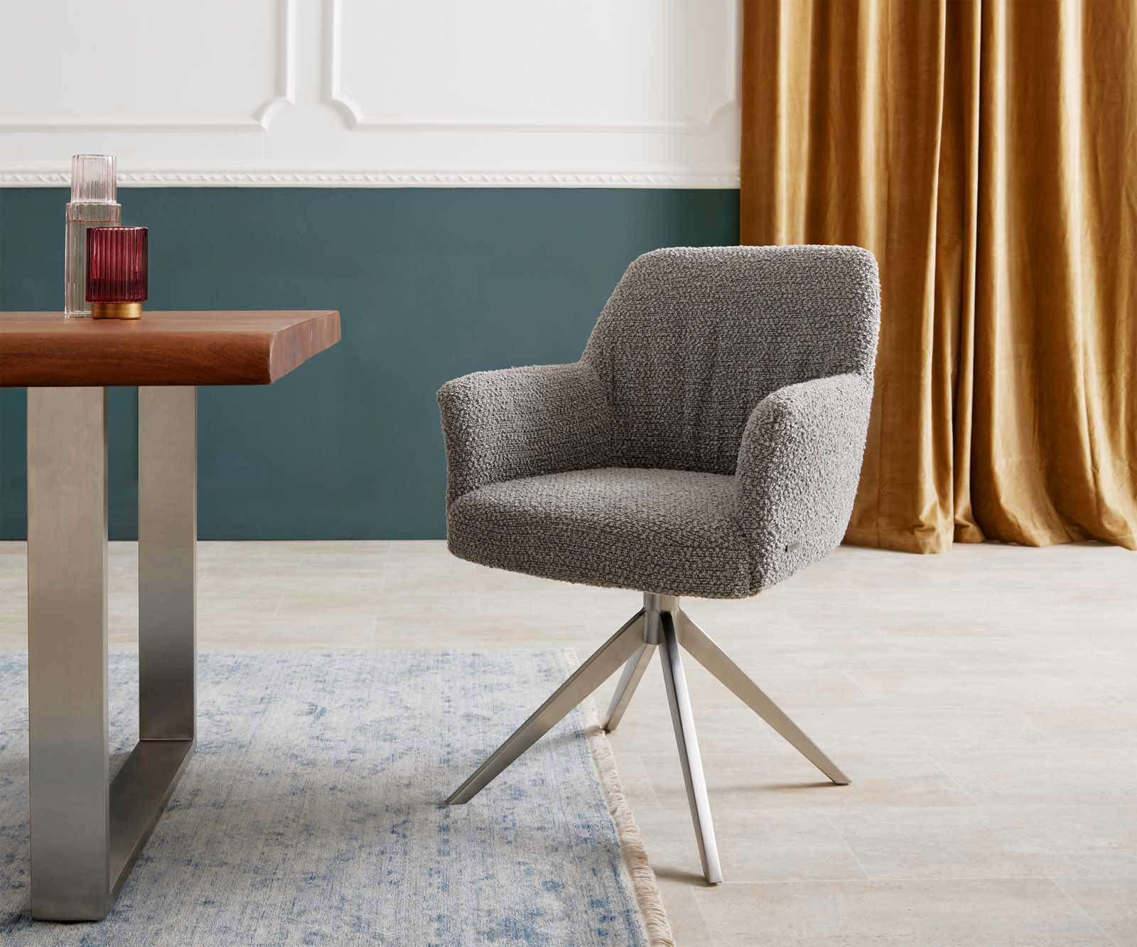 Chaise-pivotante Xana-Flex avec accoudoirs bouclé gris argenté pied croisé large acier inoxydable brossé pivotement sur 360° ressorts ensachés