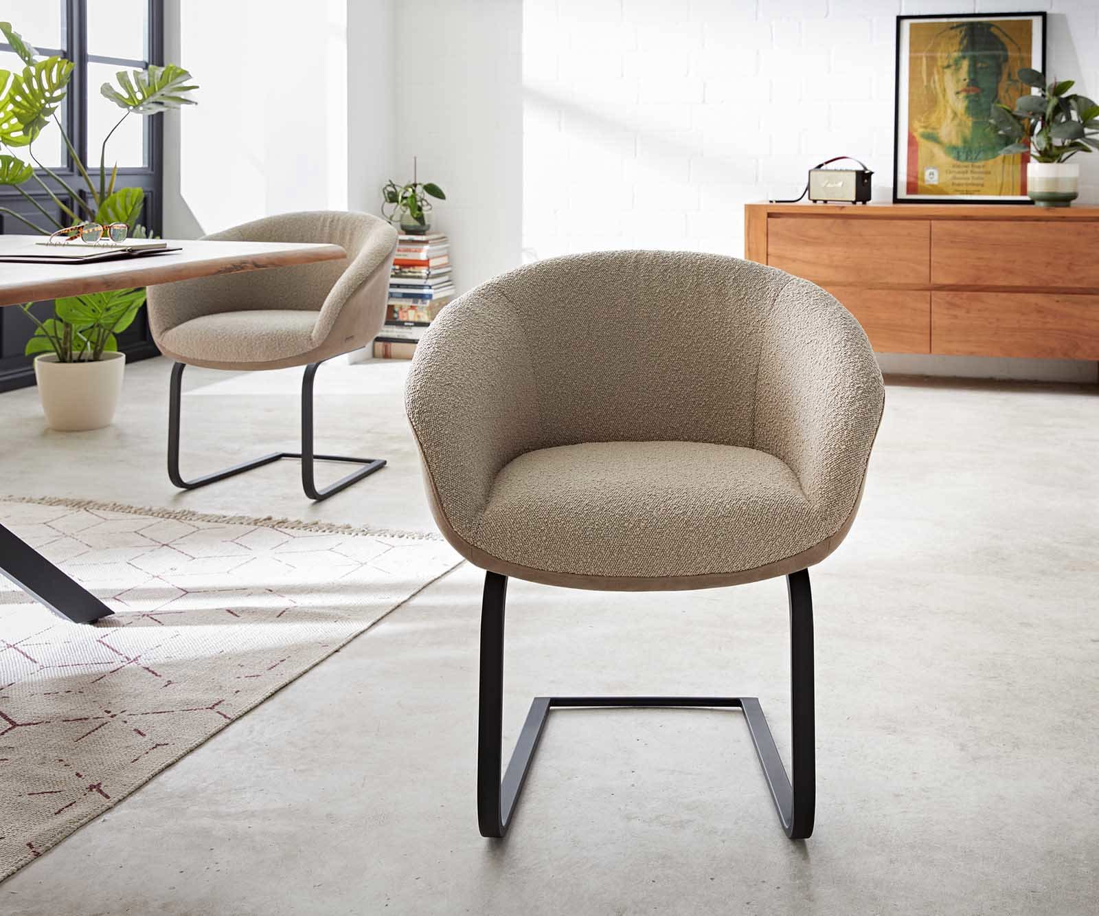 Cantilever Vinka-Flex avec accoudoirs tissu mixte couleur boue pied cantilever plat noir ressorts ensachés 1 Cantilever Vinka-Flex avec accoudoirs tissu mixte couleur boue pied cantilever plat noir ressorts ensachés 1