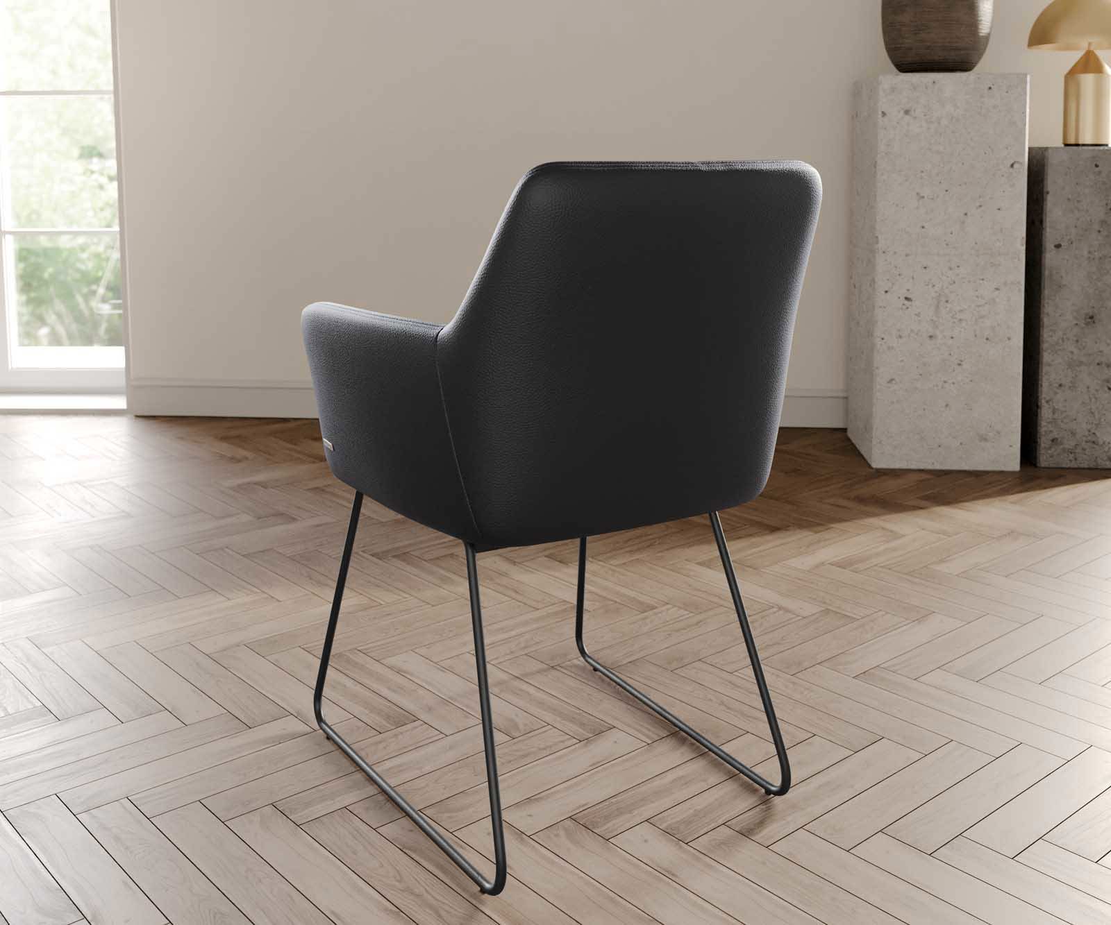 Chaise-de-salle-à-manger Xana-Flex avec accoudoirs cuir de vache noir pied trapèze noir ressorts ensachés 3