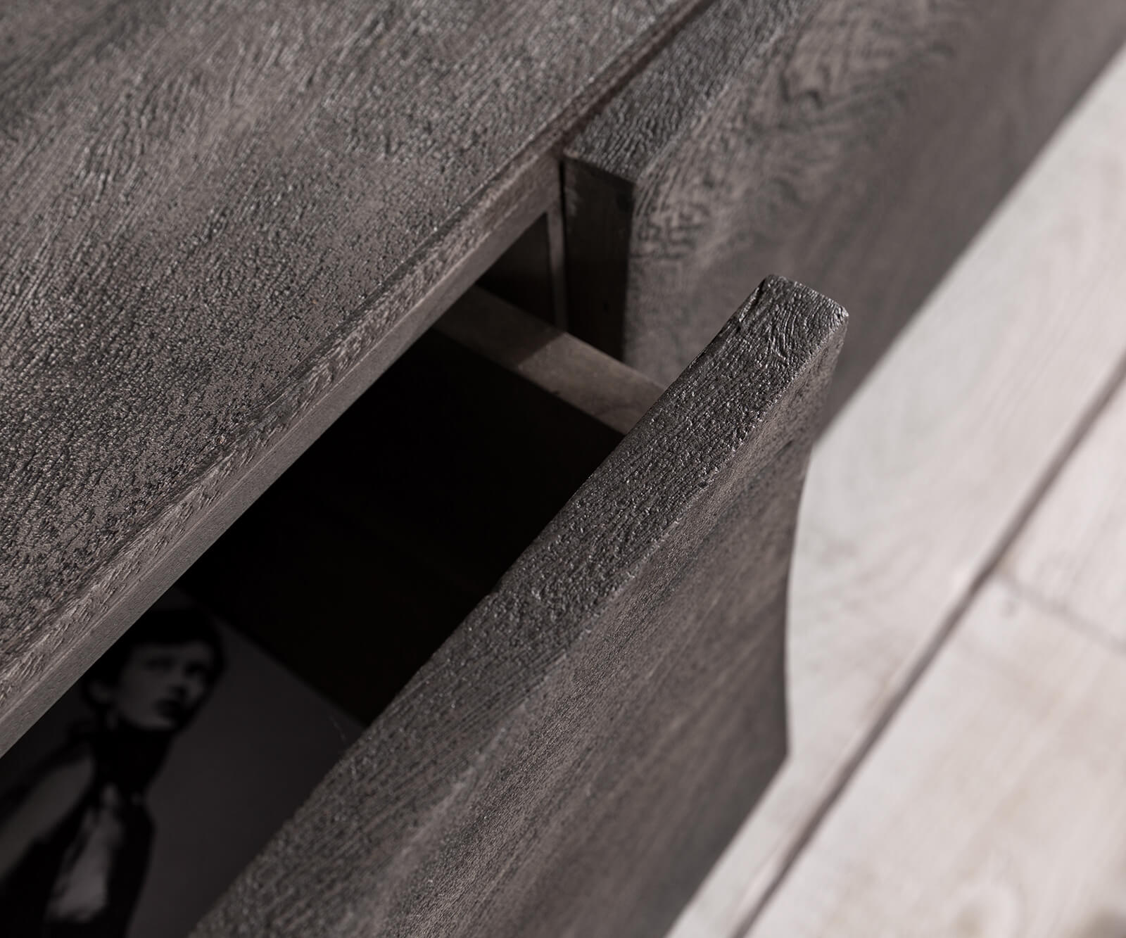 Meuble-TV Wyatt 220 cm acacia platine 4 tiroirs 5