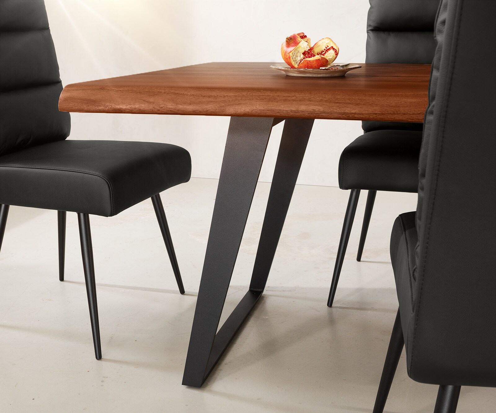 Table-à-manger Edge 260x100 XL acacia marron métal incliné Live-Edge 1