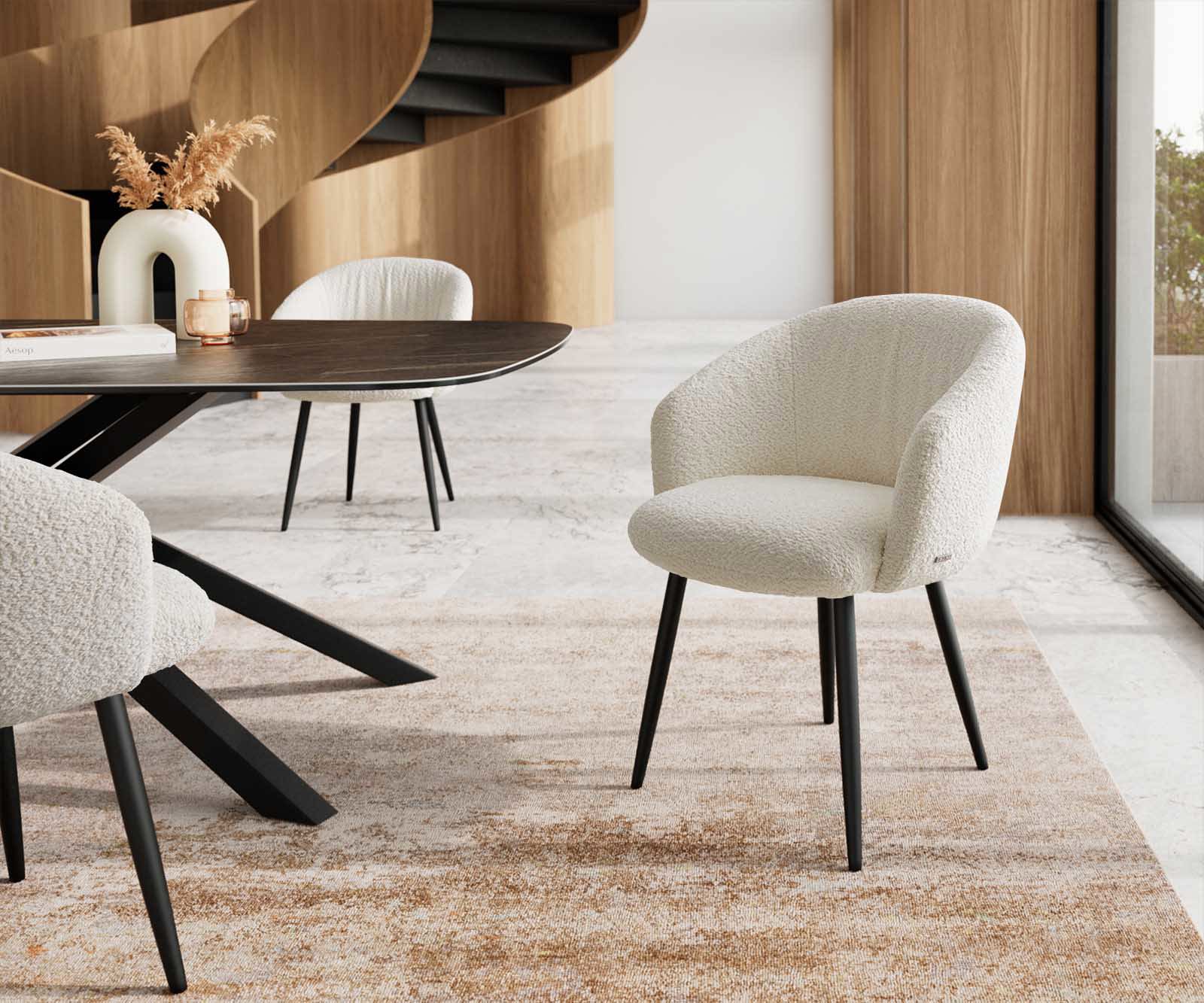 Chaise-de-salle-à-manger Caja-Flex avec accoudoirs bouclé blanc 4 pieds coniques noir ressorts ensachés