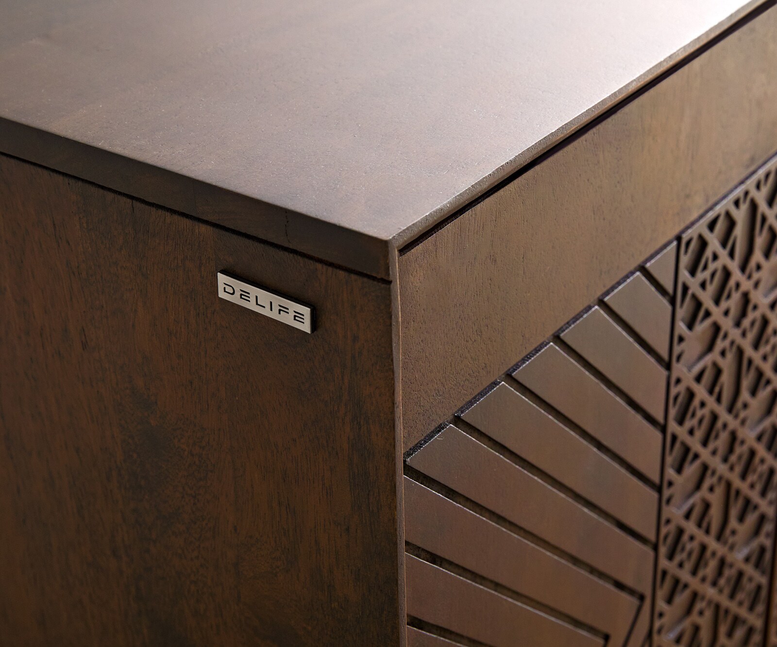 Buffet Manjula 145 cm Manguier marron 4 portes Pied en V métal noir 3