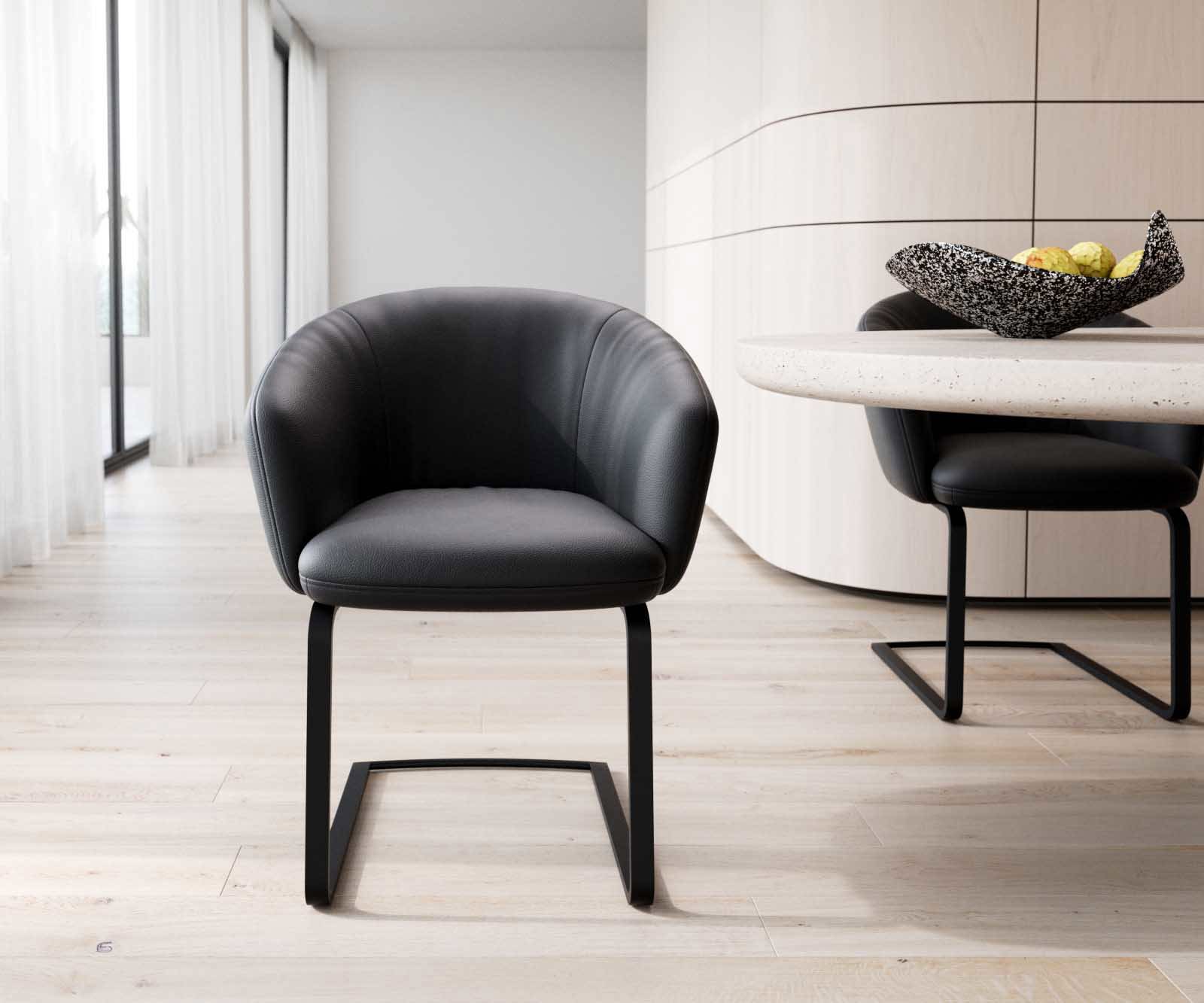 Cantilever Caja-Flex avec accoudoirs cuir de vache noir pied cantilever plat noir ressorts ensachés 1 Cantilever Caja-Flex avec accoudoirs cuir de vache noir pied cantilever plat noir ressorts ensachés 1