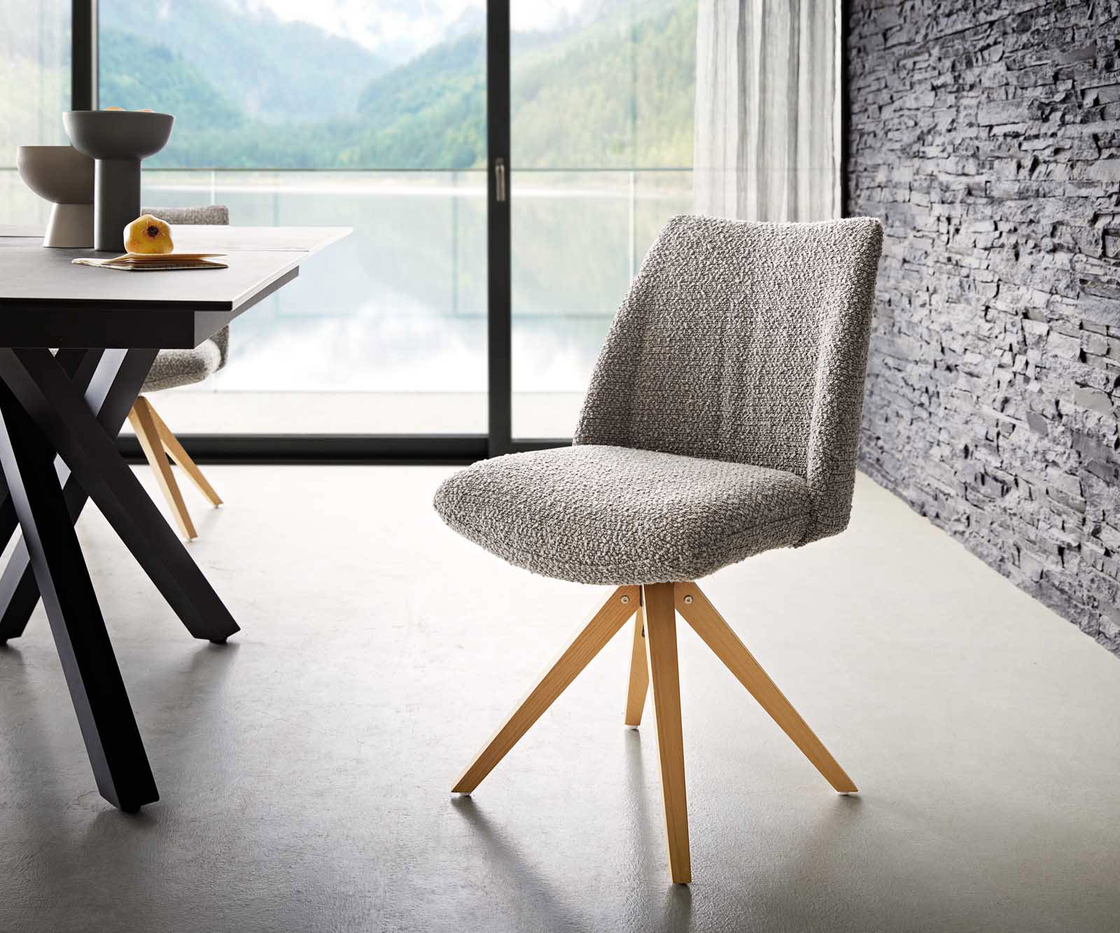 Chaise-pivotante Elso-Flex bouclé gris argenté pied en bois angulaire naturel pivotement sur 180° ressorts ensachés