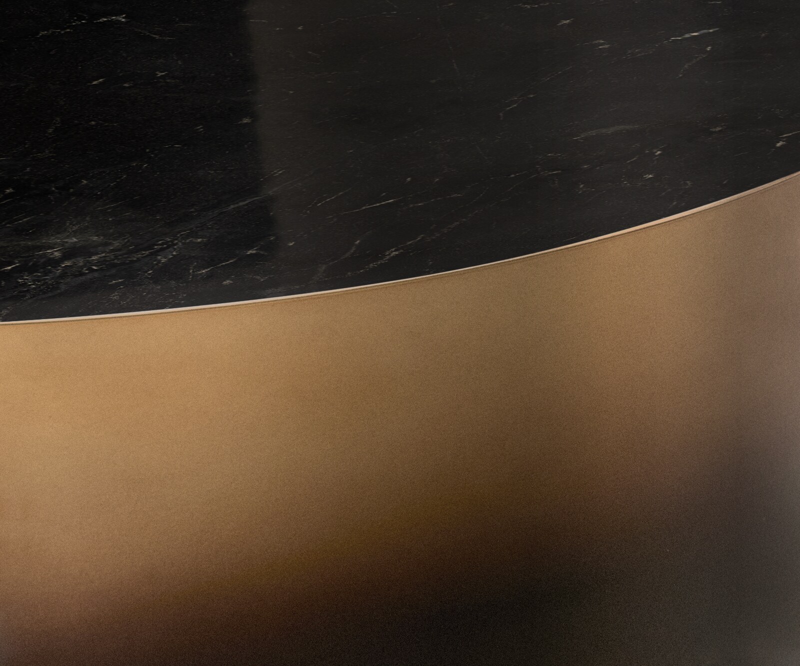 Table-basse Alerio 90 x 90 cm, marbre noir et argent, métal doré, effet ombré 2