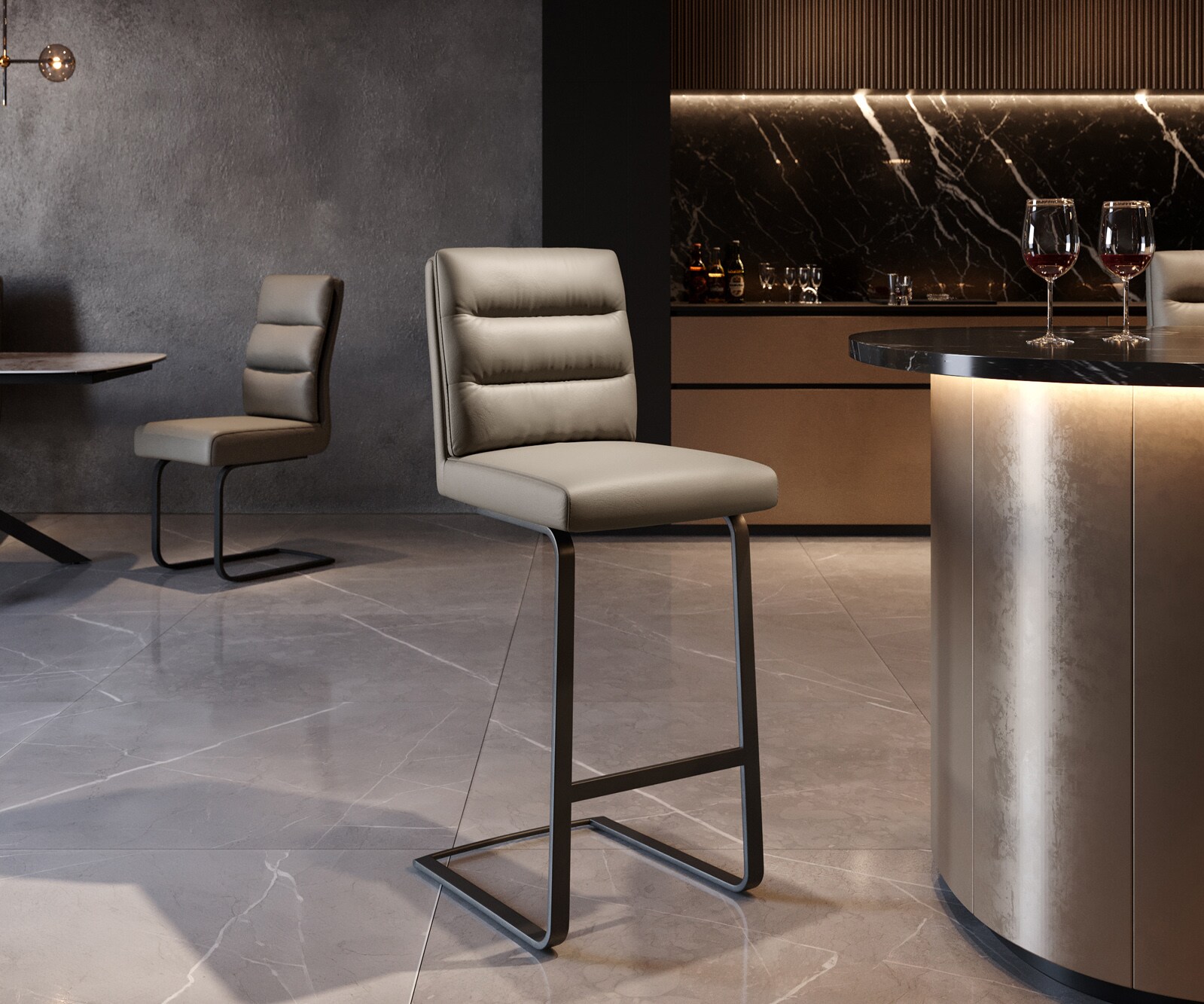 Chaise-de-bar Pela-Flex cuir véritable boue piétement luge plat métal noir ressorts ensachés
