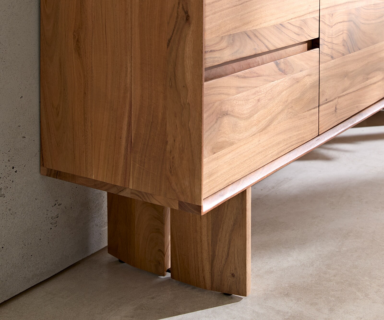 Meuble-TV Elandor 175 cm acacia naturel 2 portes 4 tiroirs pied en bois 4