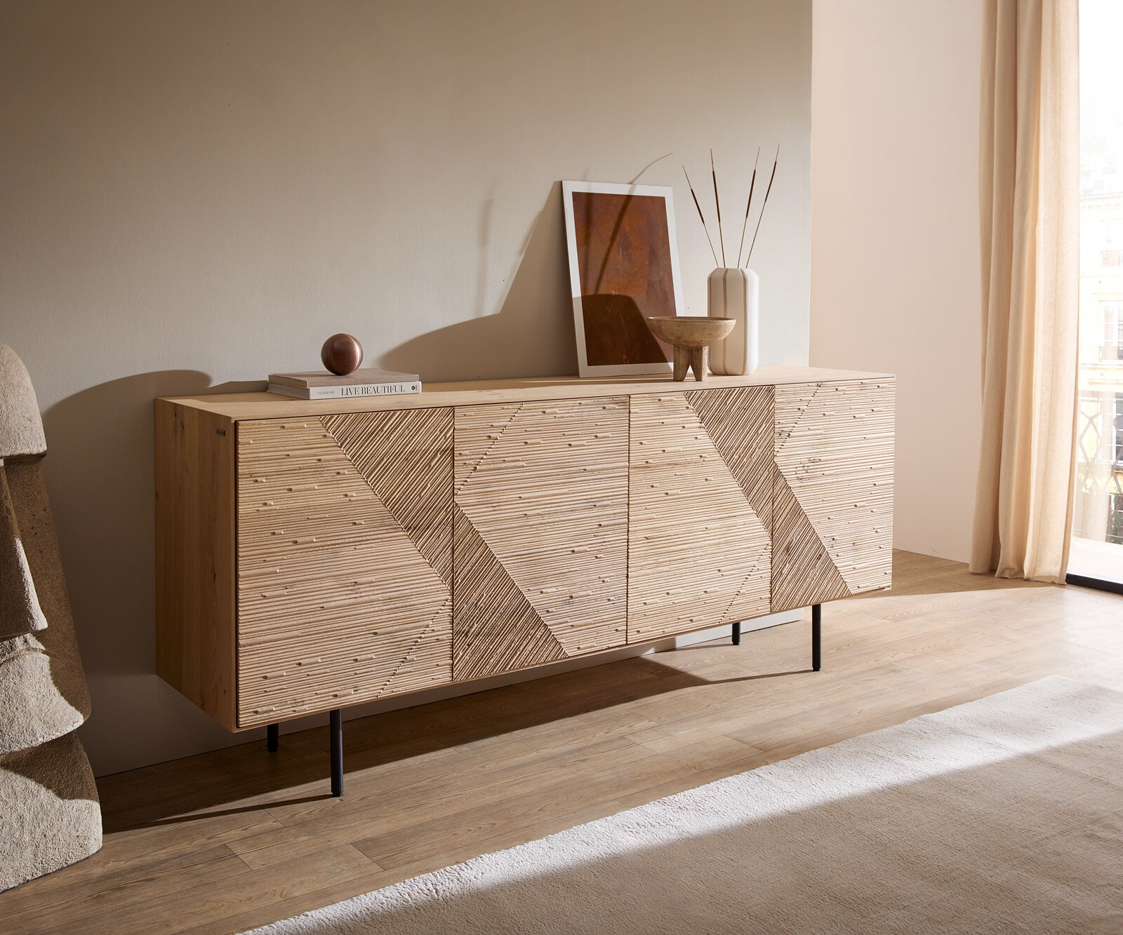 Buffet Tereos 200 cm chêne naturel effet 3D 4 portes pieds ronds métal noir