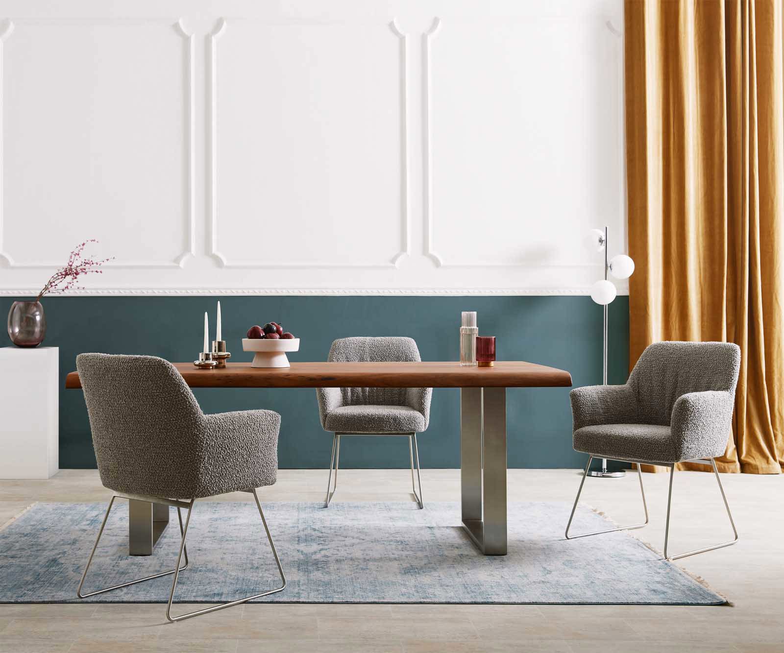 Chaise-de-salle-à-manger Xana-Flex avec accoudoirs bouclé gris argenté pied trapèze acier inoxydable brossé ressorts ensachés 5 Chaise-de-salle-à-manger Xana-Flex avec accoudoirs bouclé gris argenté pied trapèze acier inoxydable brossé ressorts ensachés 5