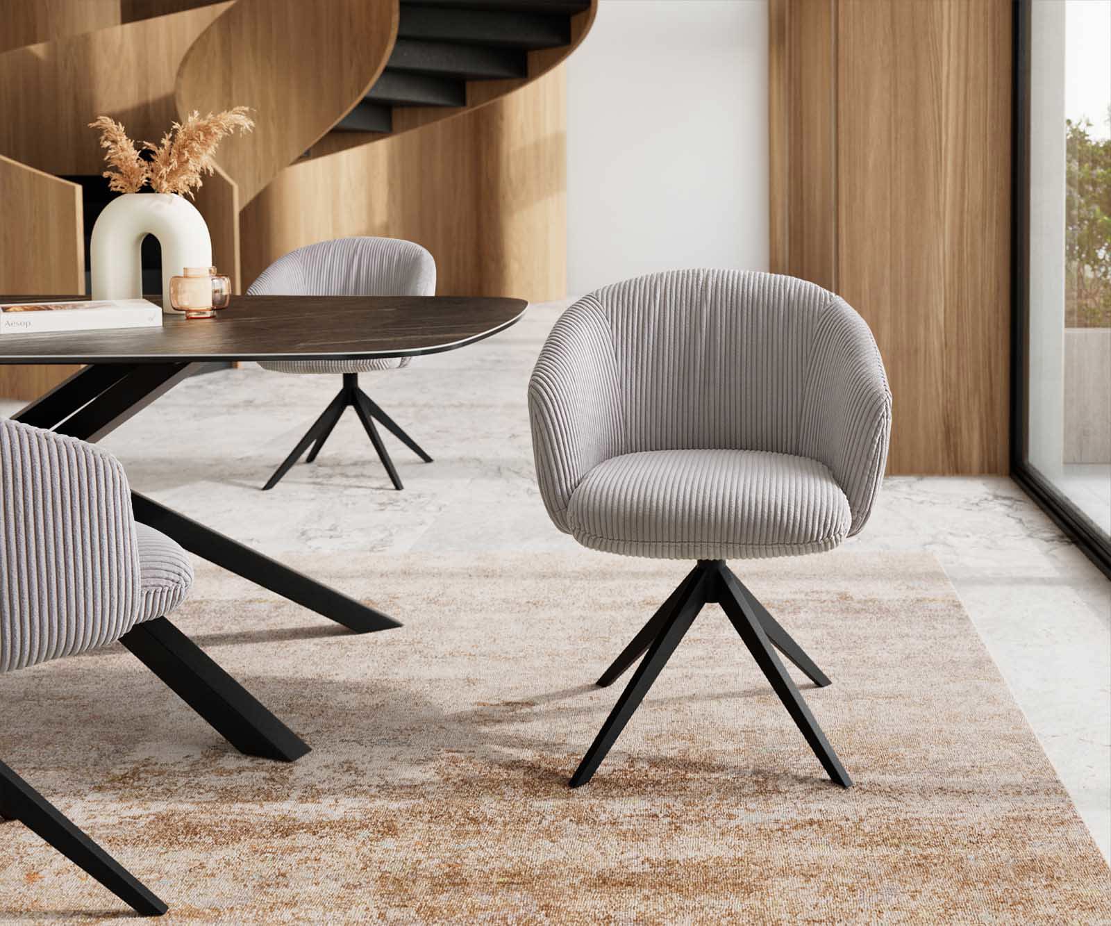 Chaise-pivotante Caja-Flex avec accoudoirs côtelé gris argenté pied croisé large noir pivotement sur 360° ressorts ensachés 1 Chaise-pivotante Caja-Flex avec accoudoirs côtelé gris argenté pied croisé large noir pivotement sur 360° ressorts ensachés 1