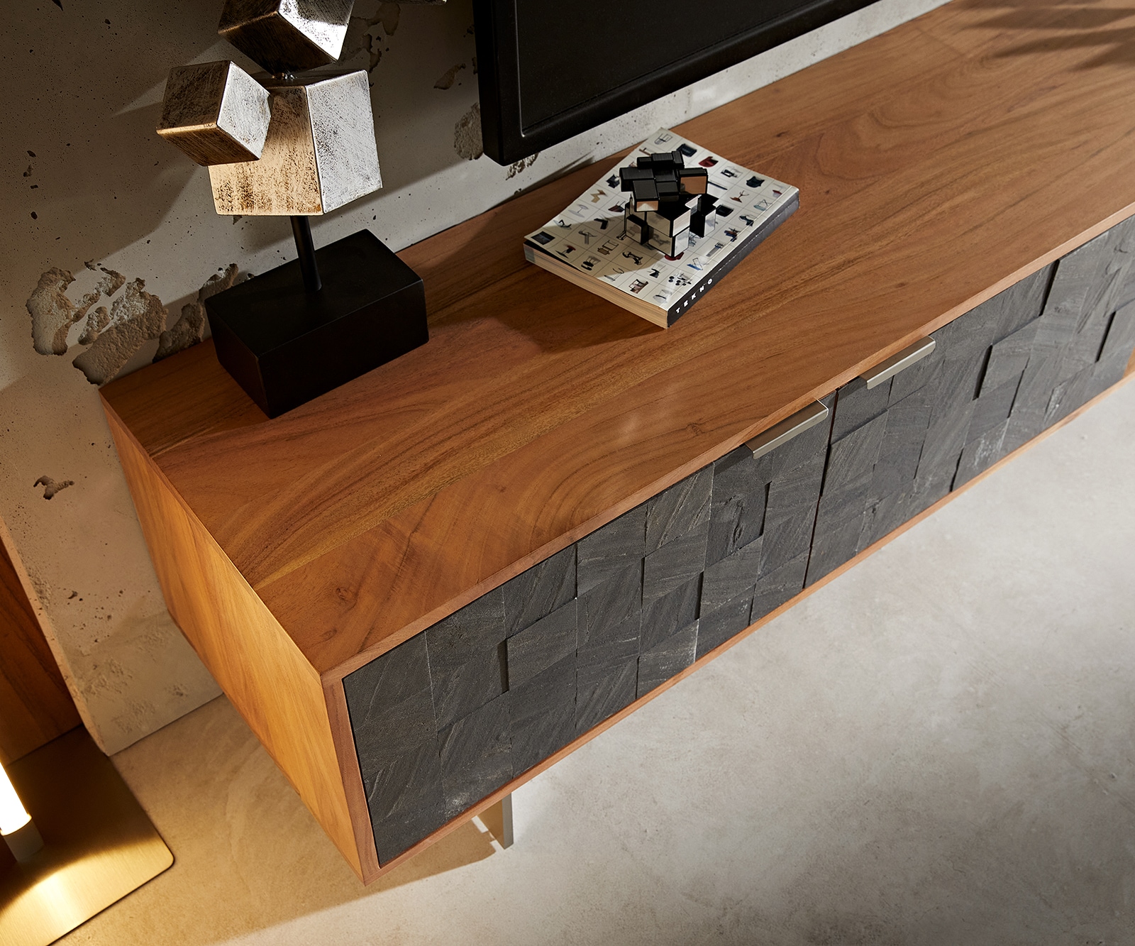 Meuble-TV Teele 160 cm acacia naturel ardoise 2 portes pied flottant inoxydable. 3 Meuble-TV Teele 160 cm acacia naturel ardoise 2 portes pied flottant inoxydable. 3