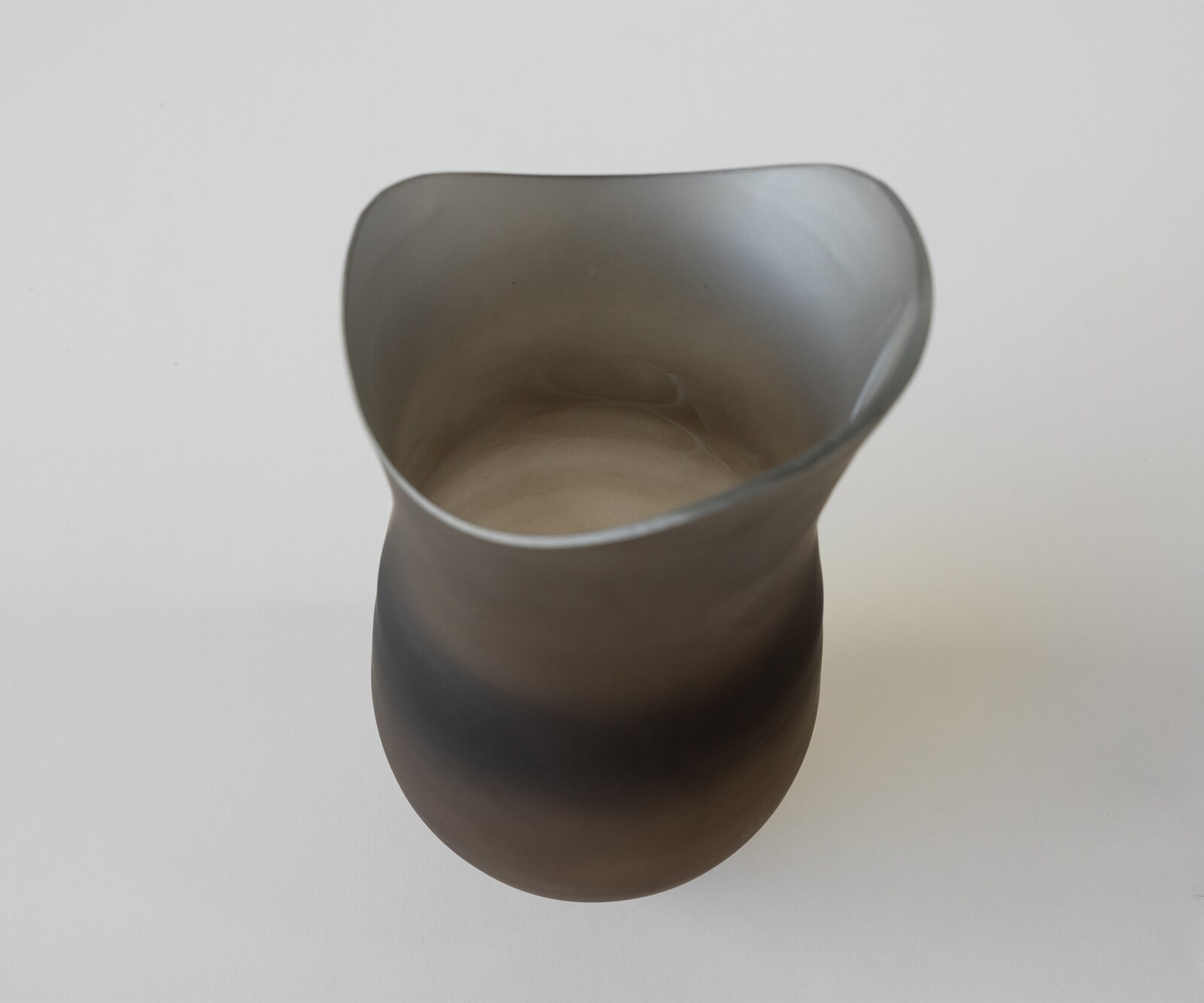 Vase Sinuo l16 x P16 x H30 cm Verre Aurum Soufflé à la bouche 3