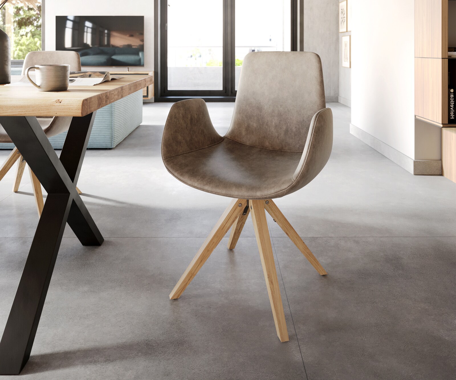 Chaise-de-salle-à-manger Ilia-Flex avec accoudoirs microvelours taupe vintage pied en bois conique naturel