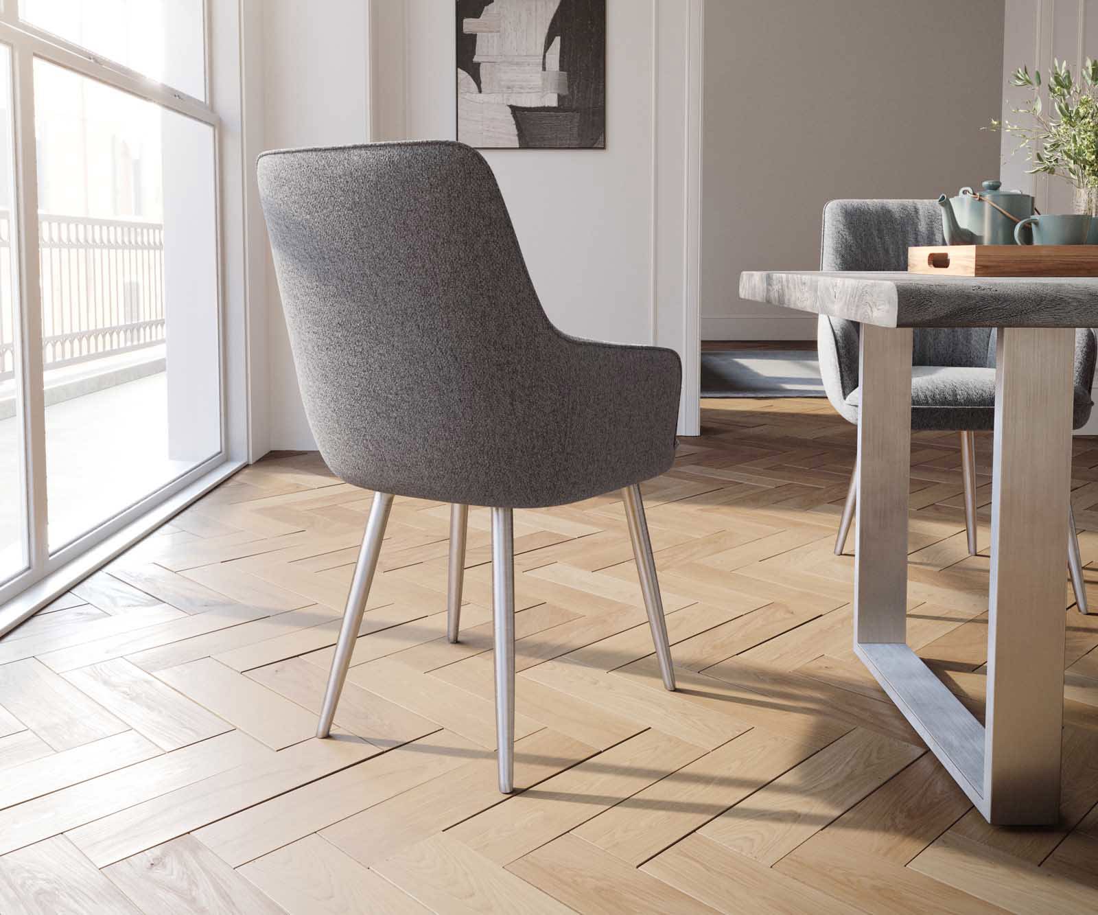 Chaise-de-salle-à-manger Zelia-Flex avec accoudoirs tissu texturé gris clair 4 pieds coniques acier inoxydable brossé ressorts ensachés 4 Chaise-de-salle-à-manger Zelia-Flex avec accoudoirs tissu texturé gris clair 4 pieds coniques acier inoxydable brossé ressorts ensachés 4