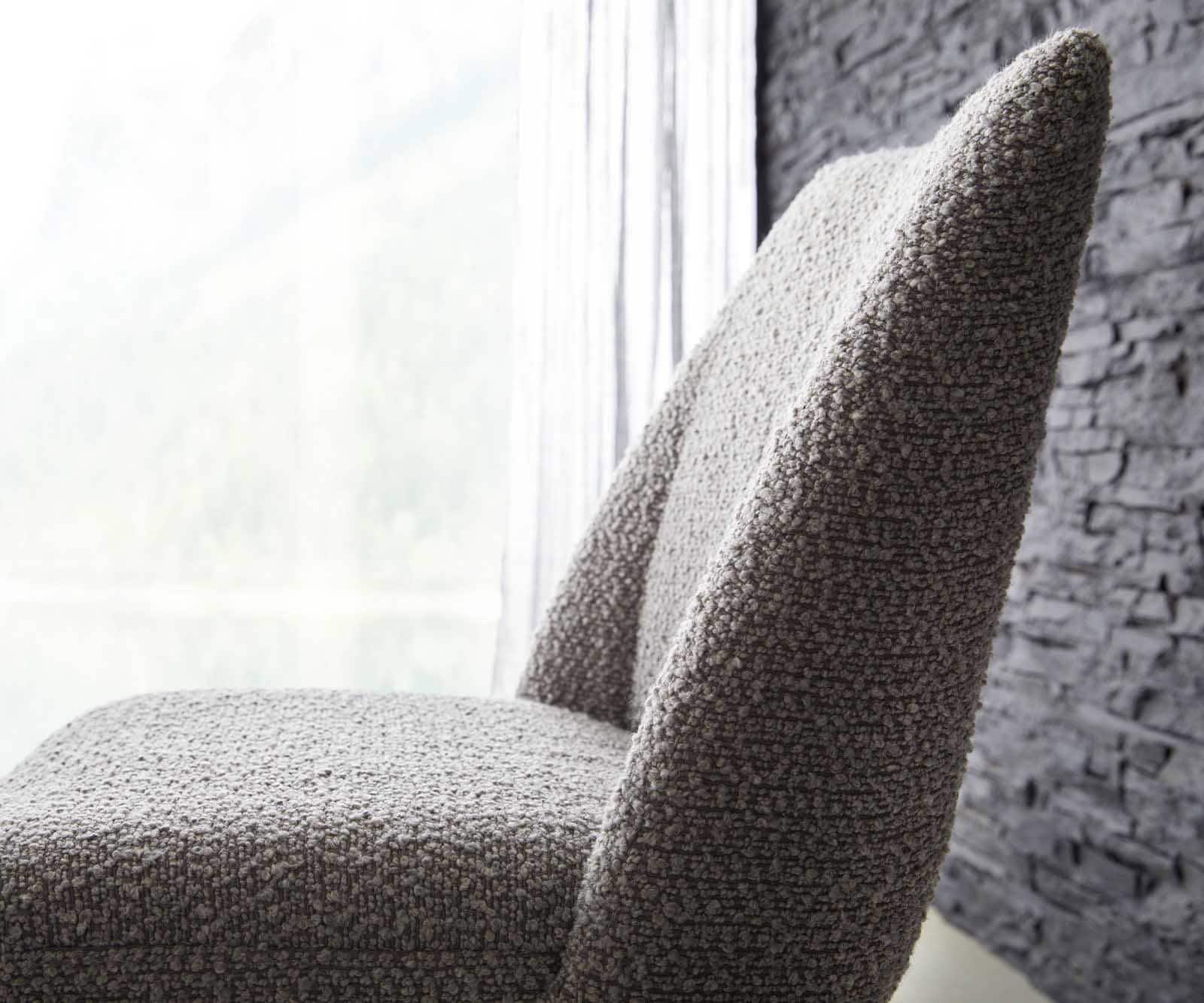 Chaise-pivotante Elso-Flex bouclé gris argenté pied croisé conique noir pivotement sur 180° ressorts ensachés 3 Chaise-pivotante Elso-Flex bouclé gris argenté pied croisé conique noir pivotement sur 180° ressorts ensachés 3