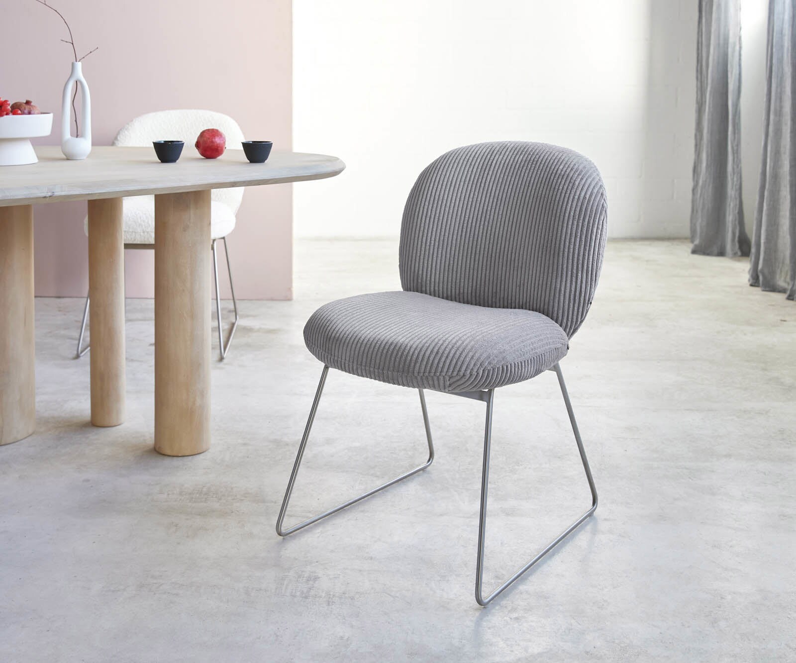Chaise-de-salle-à-manger Nube-Flex côtelé gris argenté pied trapèze acier inoxydable brossé ressorts ensachés