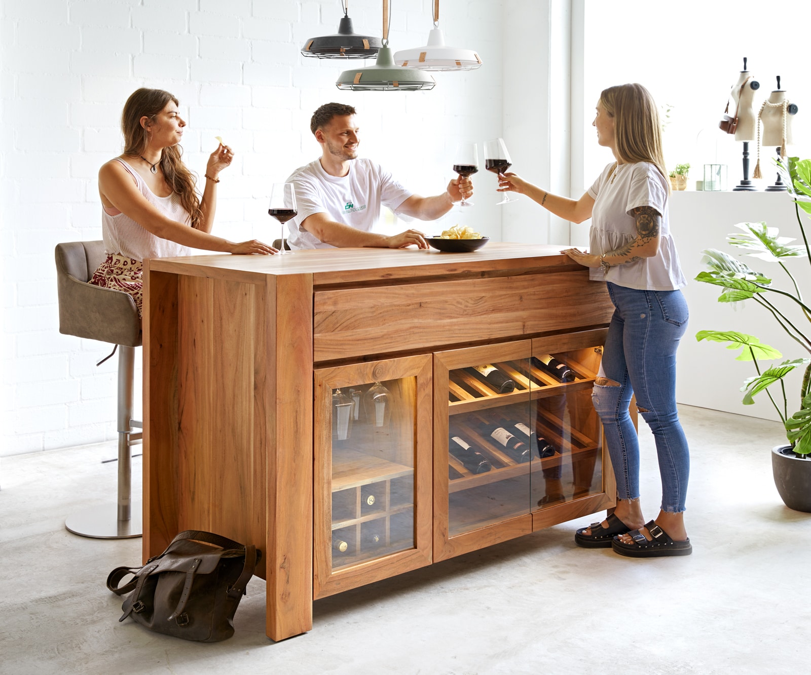Armoire-bar Hedora 160x75 cm acacia naturel avec éclairage 9