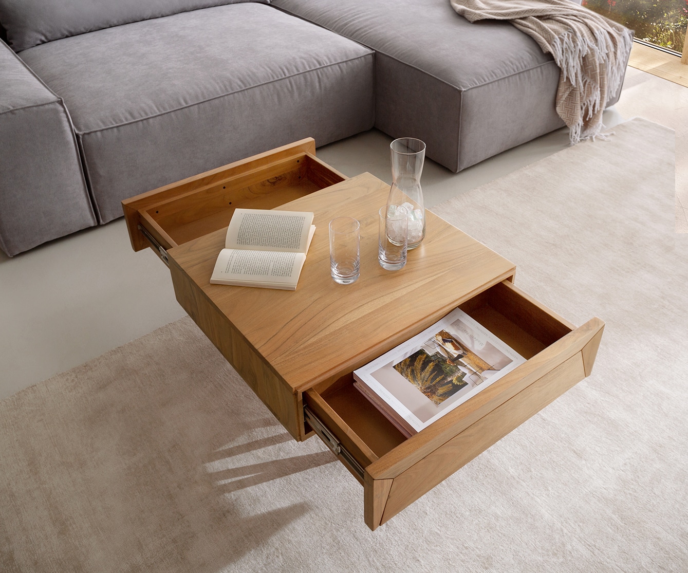 Table-basse Kayu 60x60 cm acacia naturel 2 tiroirs pied en V 3 Table-basse Kayu 60x60 cm acacia naturel 2 tiroirs pied en V 3