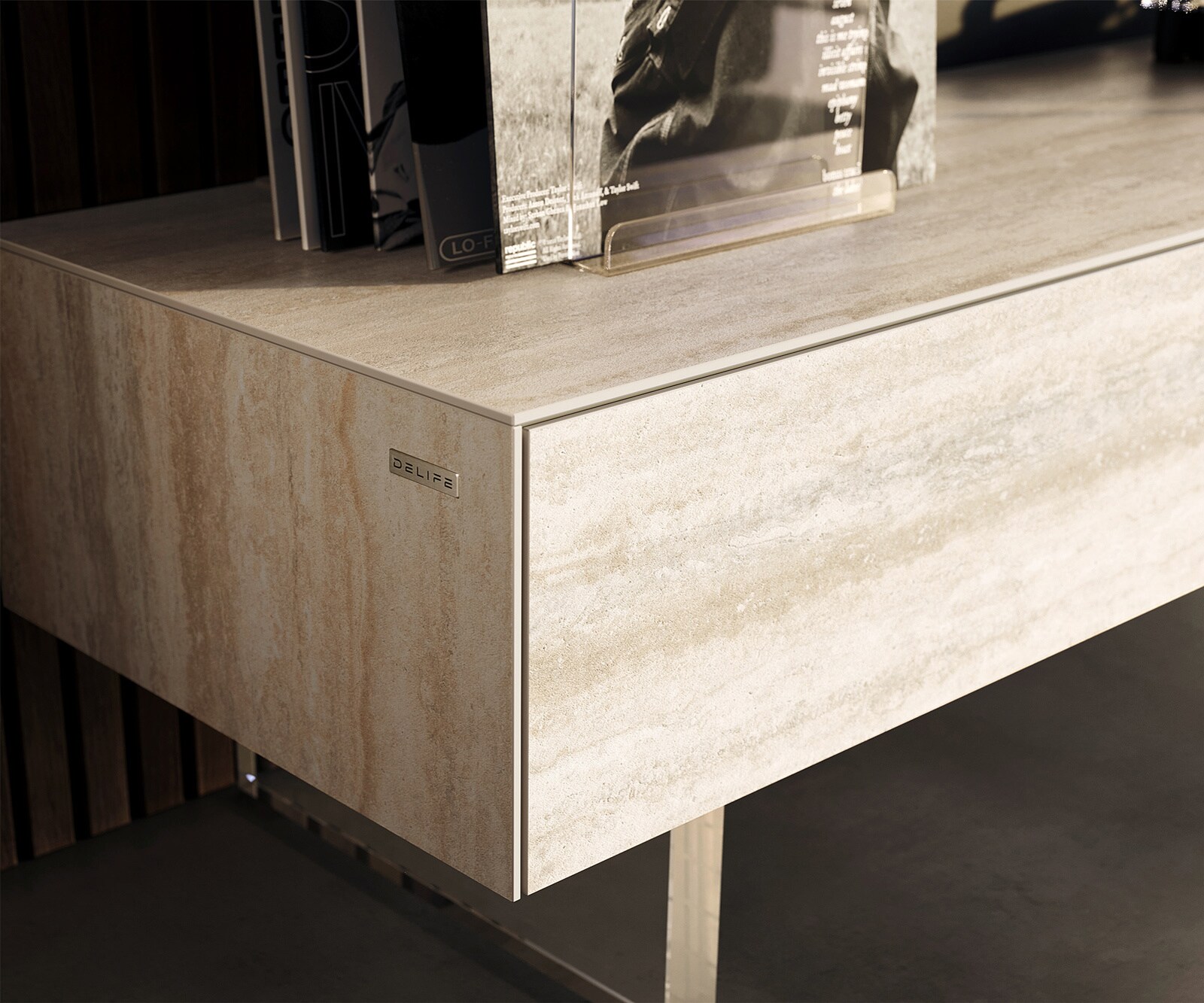 Meuble-TV Cuor 150 cm Céramique Laminam® Travertino Bianco Crème-blanc 1 Clapet 1 Tiroir Pied optique flottant Verre acrylique 5