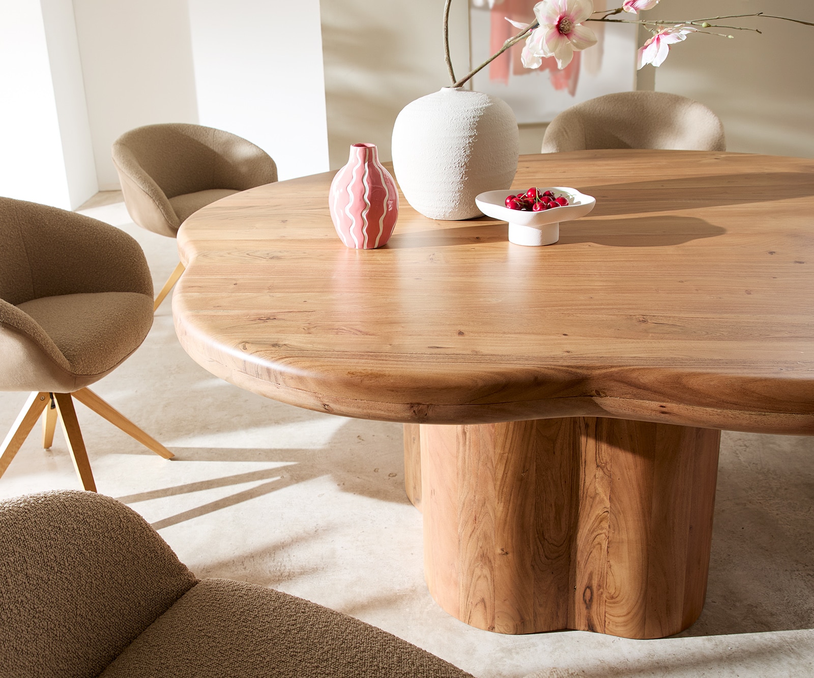 Table-à-manger Orbion 180x175 acacia naturel piètement bois 2