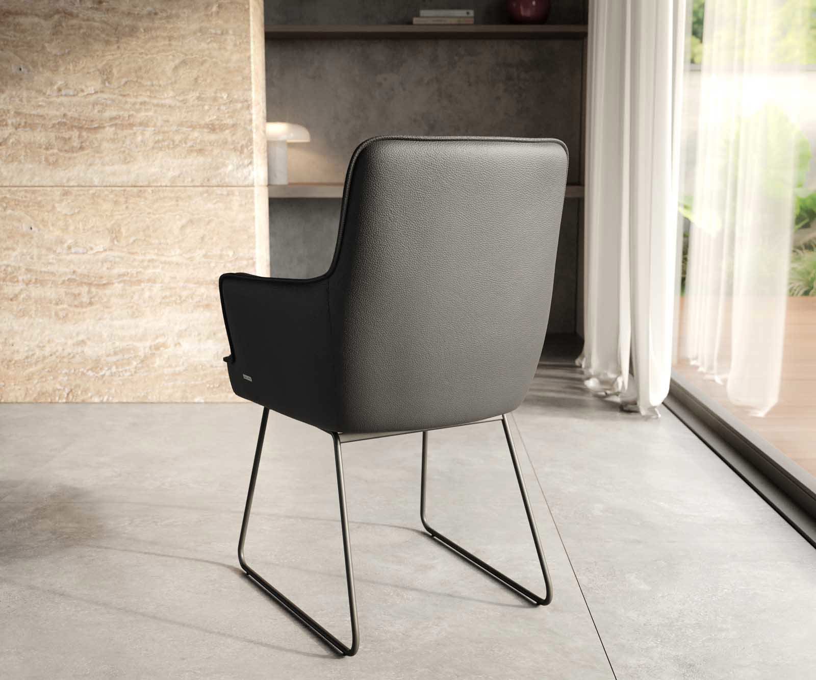 Chaise-de-salle-à-manger Heira-Flex avec accoudoirs cuir de vache noir pied trapèze noir ressorts ensachés 3 Chaise-de-salle-à-manger Heira-Flex avec accoudoirs cuir de vache noir pied trapèze noir ressorts ensachés 3